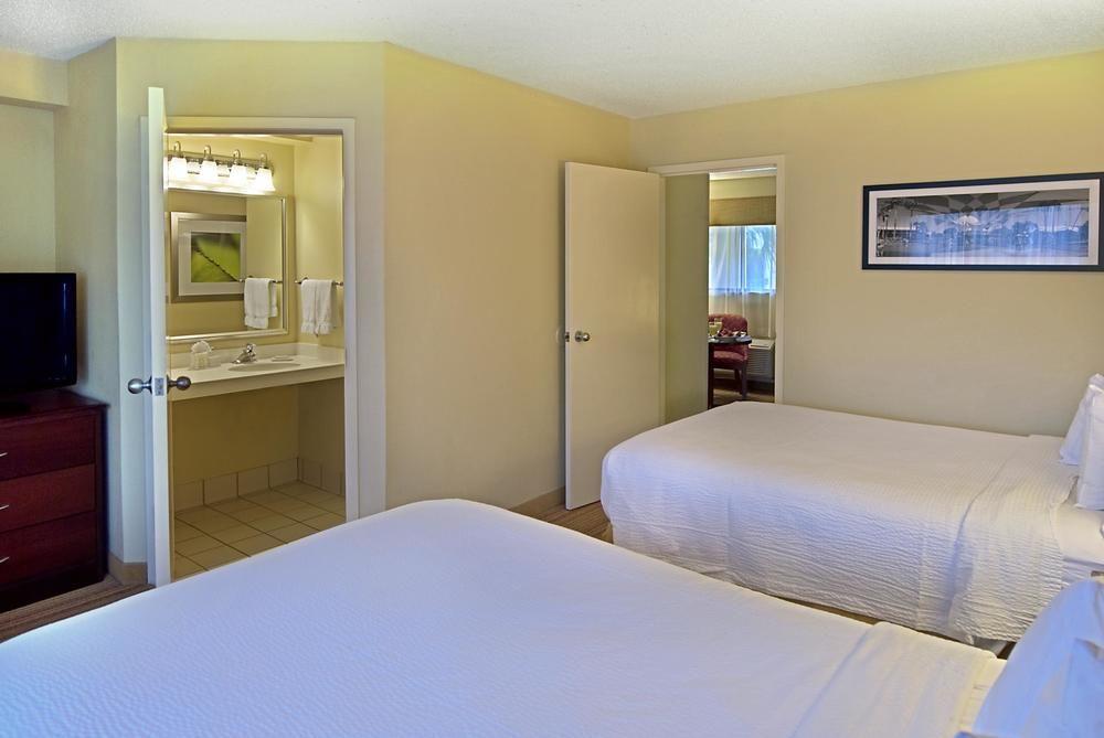 Courtyard By Marriott Orlando Lake Buena Vista At Vista Centre Exterior foto