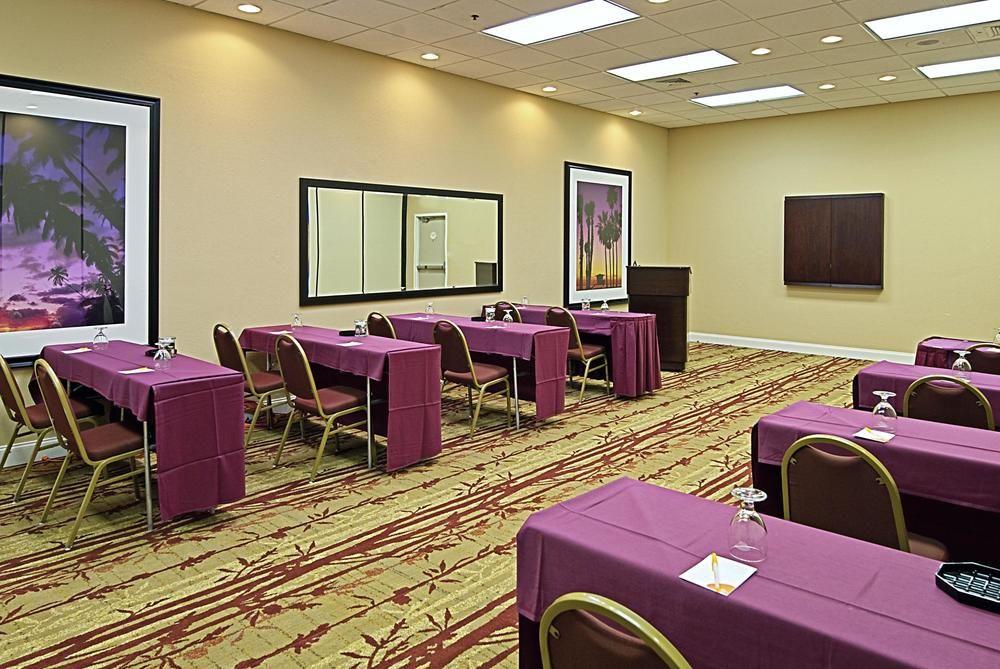 Courtyard By Marriott Orlando Lake Buena Vista At Vista Centre Exterior foto