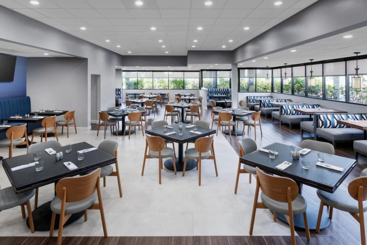 Courtyard By Marriott Orlando Lake Buena Vista At Vista Centre Exterior foto