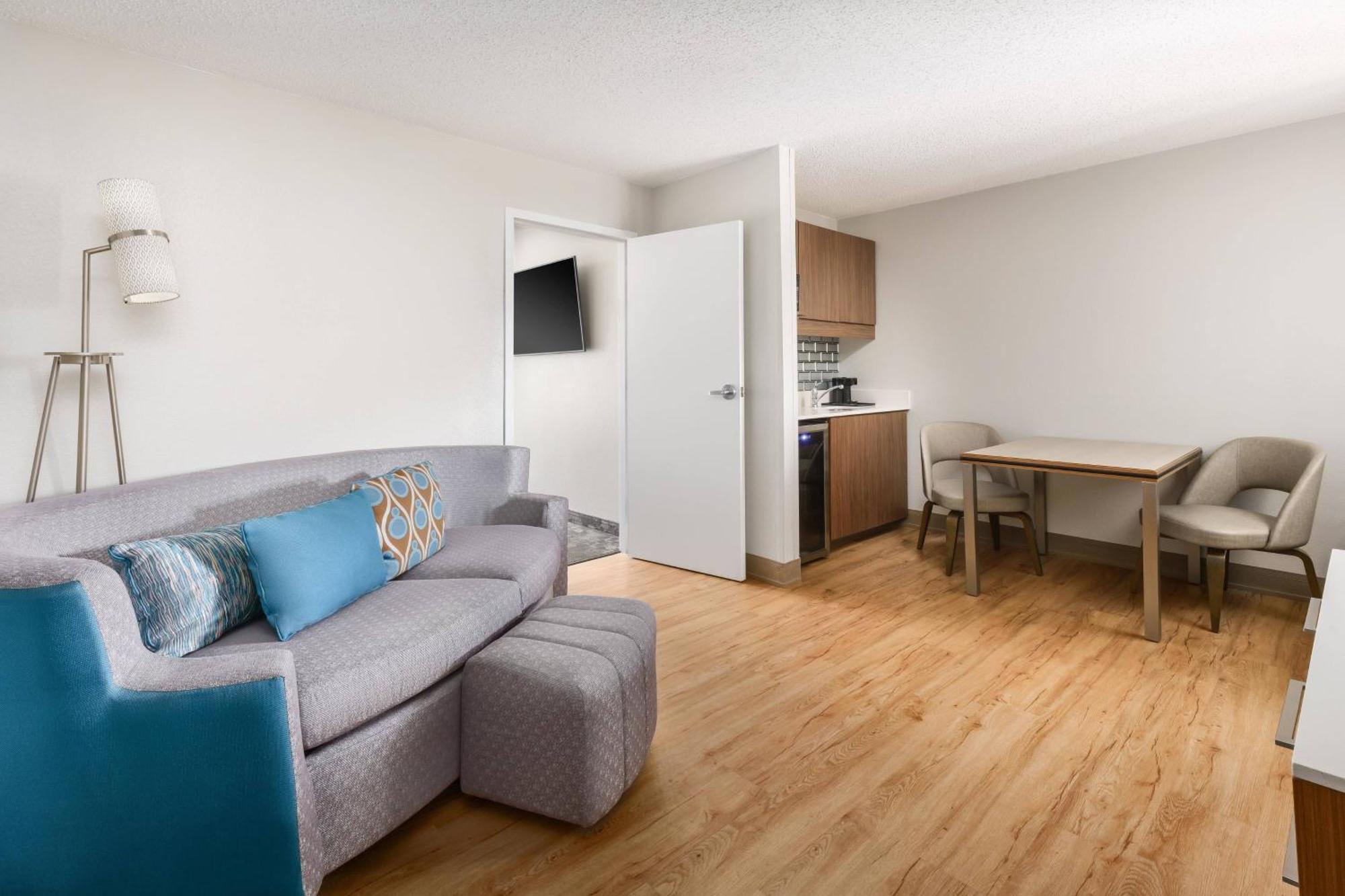Courtyard By Marriott Orlando Lake Buena Vista At Vista Centre Exterior foto